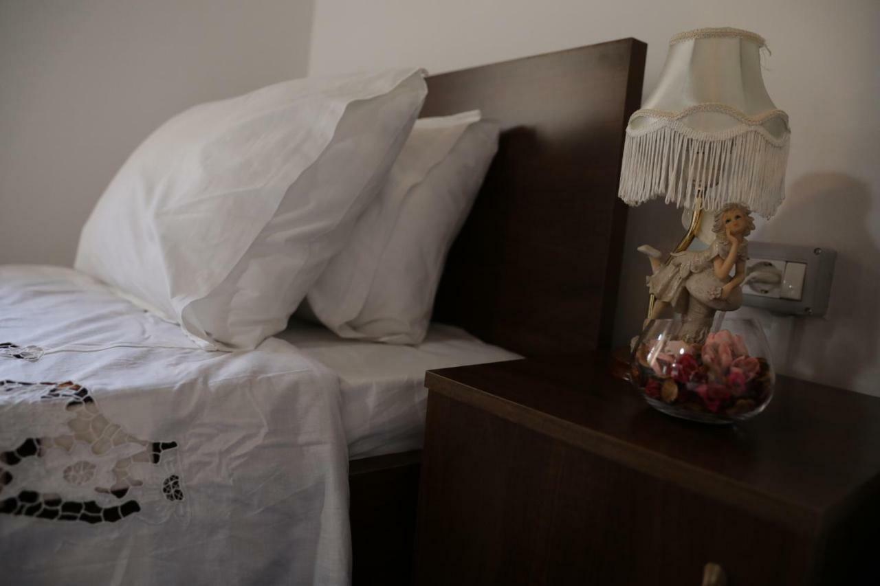 בראט Guest House Mikel מראה חיצוני תמונה