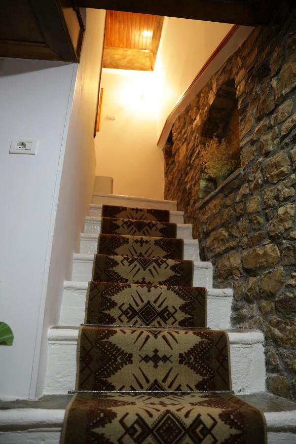 בראט Guest House Mikel מראה חיצוני תמונה