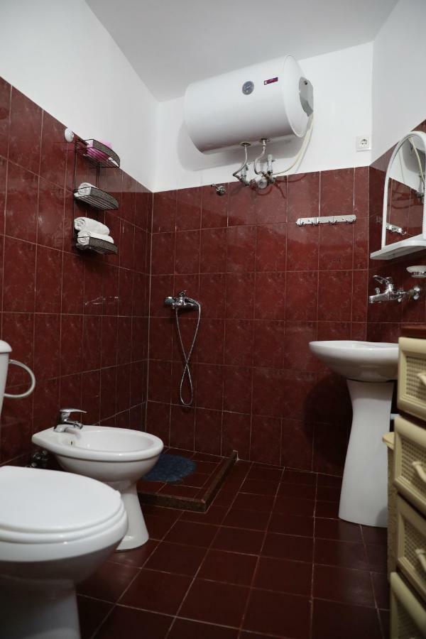בראט Guest House Mikel מראה חיצוני תמונה